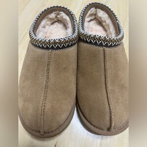 UGG Tasman Shoes/Slippers